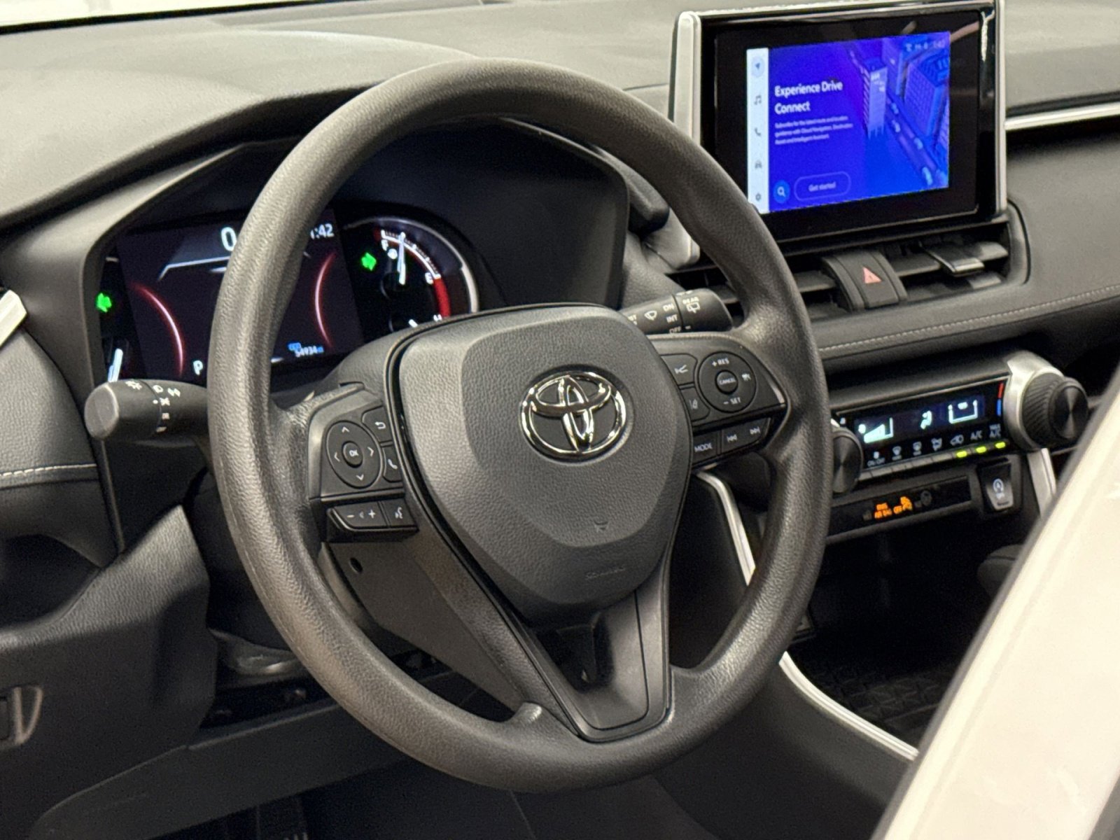 Used 2024 Toyota RAV4 LE AWD/4WD image 17
