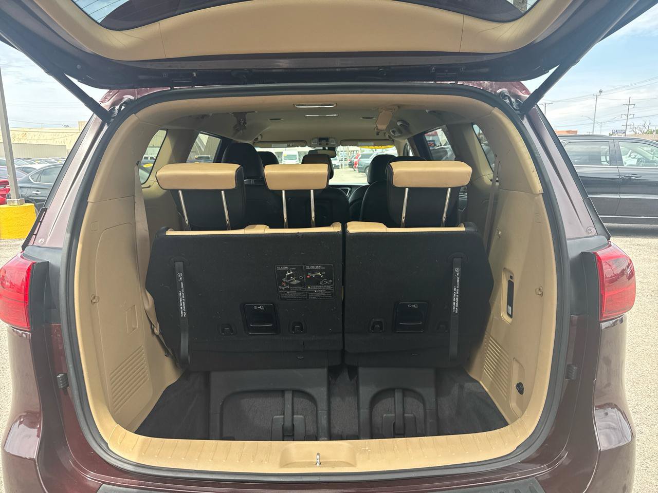 Used 2017 Kia Sedona EX FWD image 8