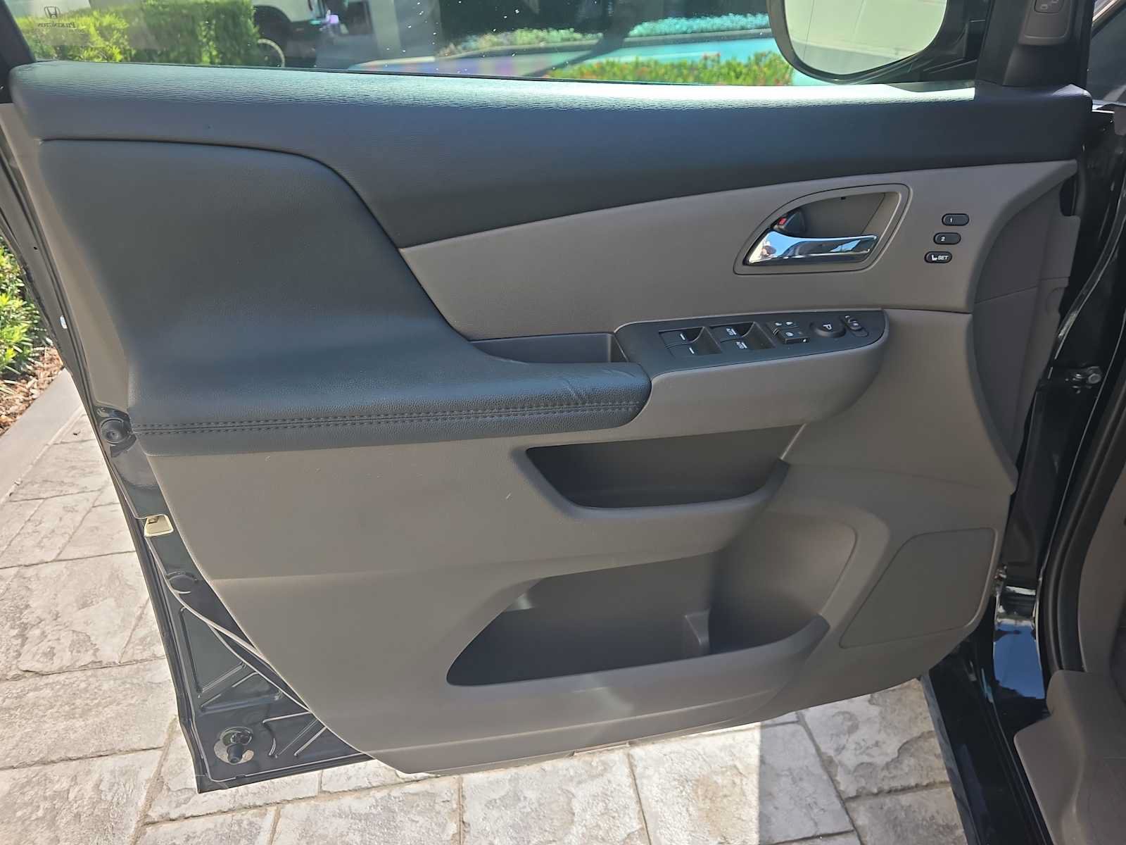 Used 2014 Honda Odyssey Touring image 17