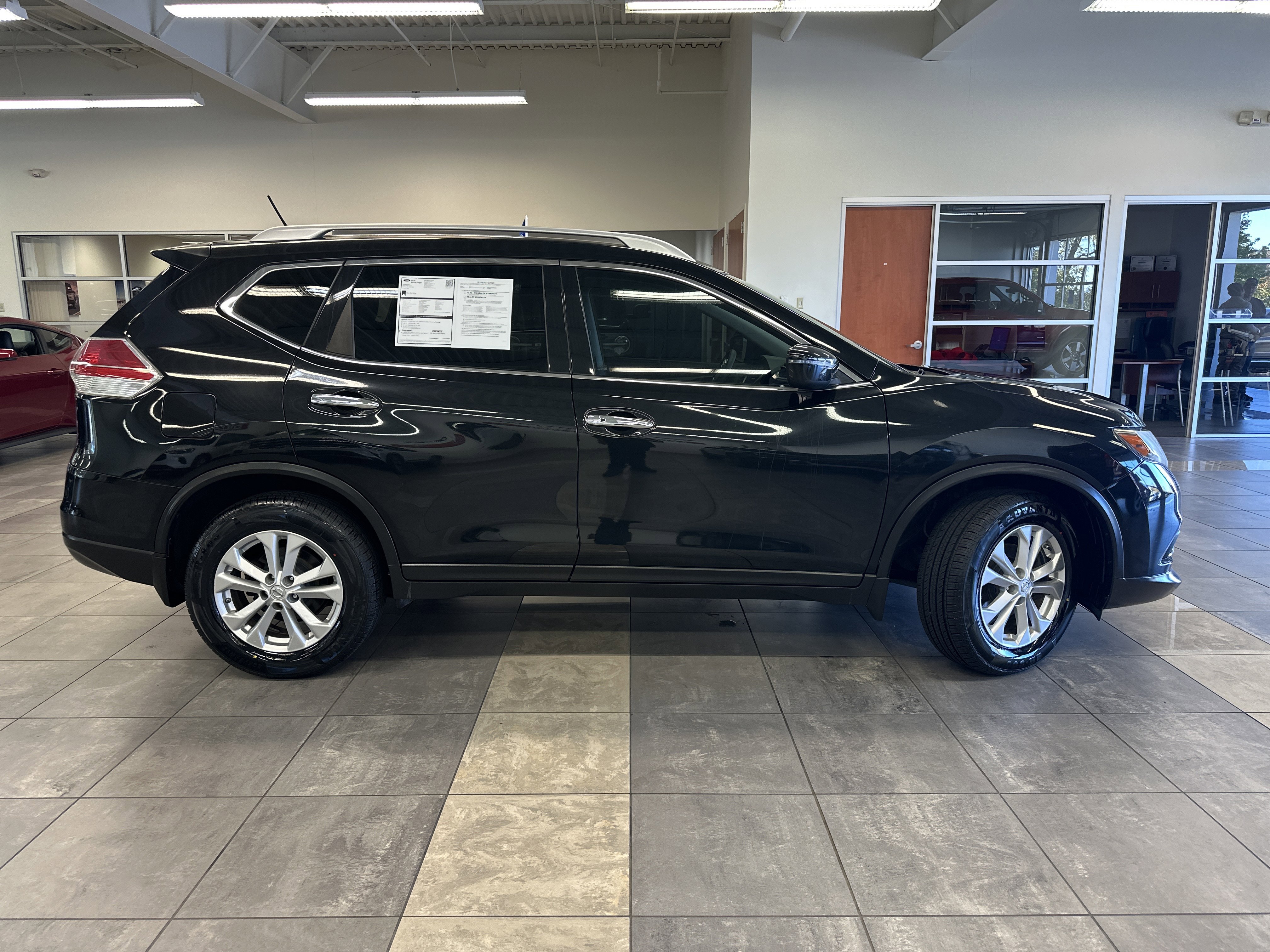 Used 2016 Nissan Rogue SV image 11