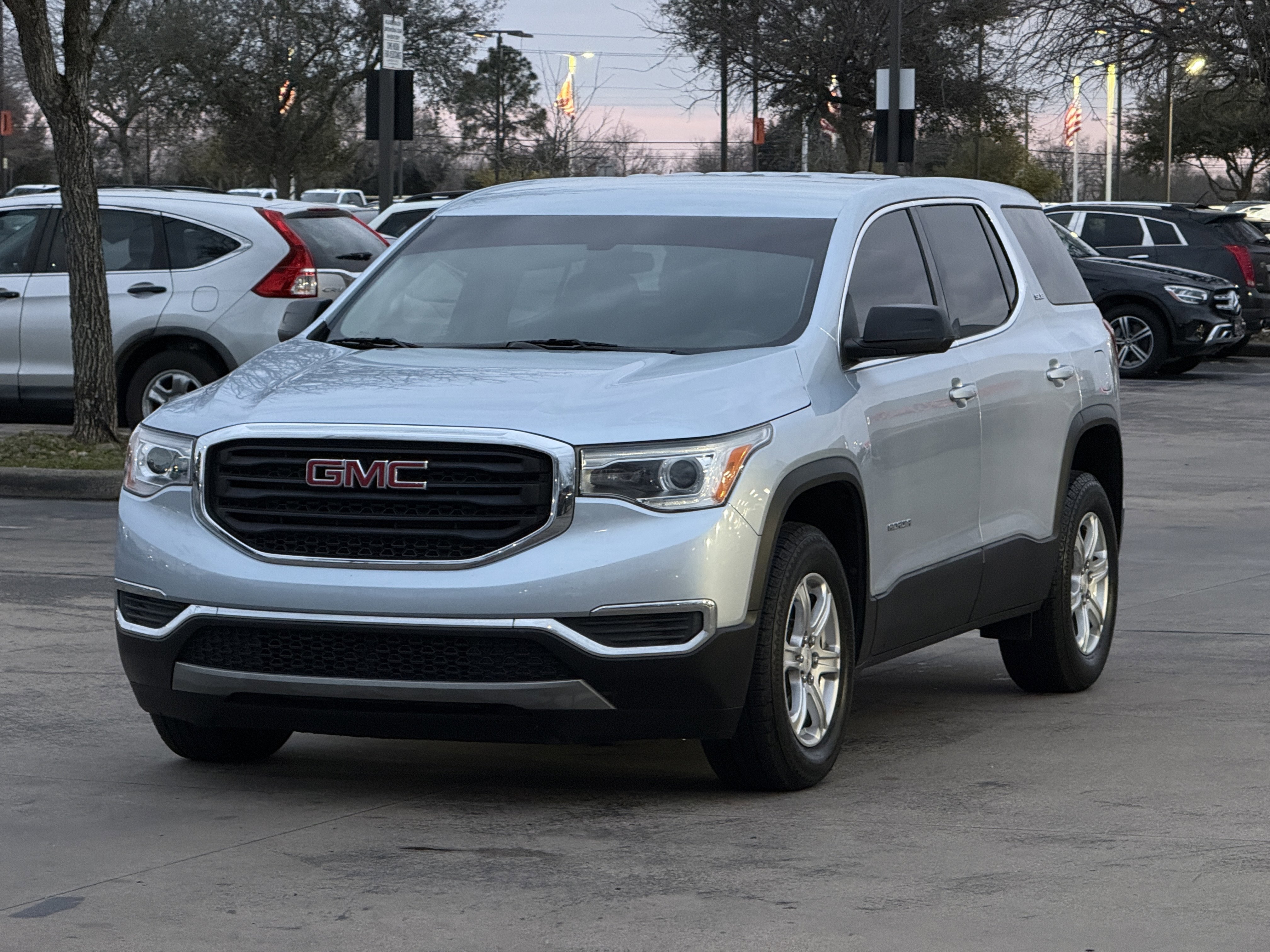 Used 2017 GMC Acadia SLE image 5