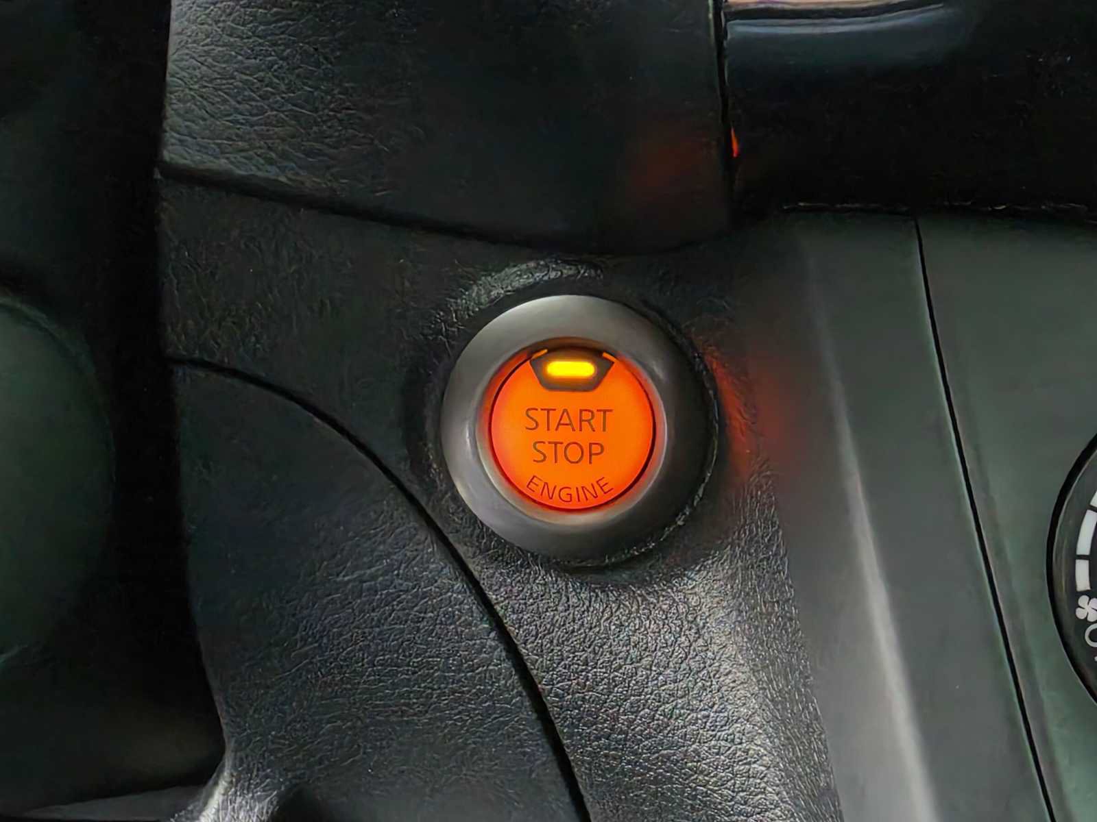 Used 2017 Nissan Sentra SV w/ Driver's Assist Package FWD image 32