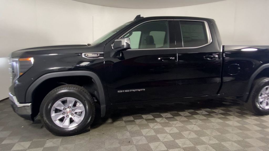 New 2026 GMC Sierra 1500 SLE image 6
