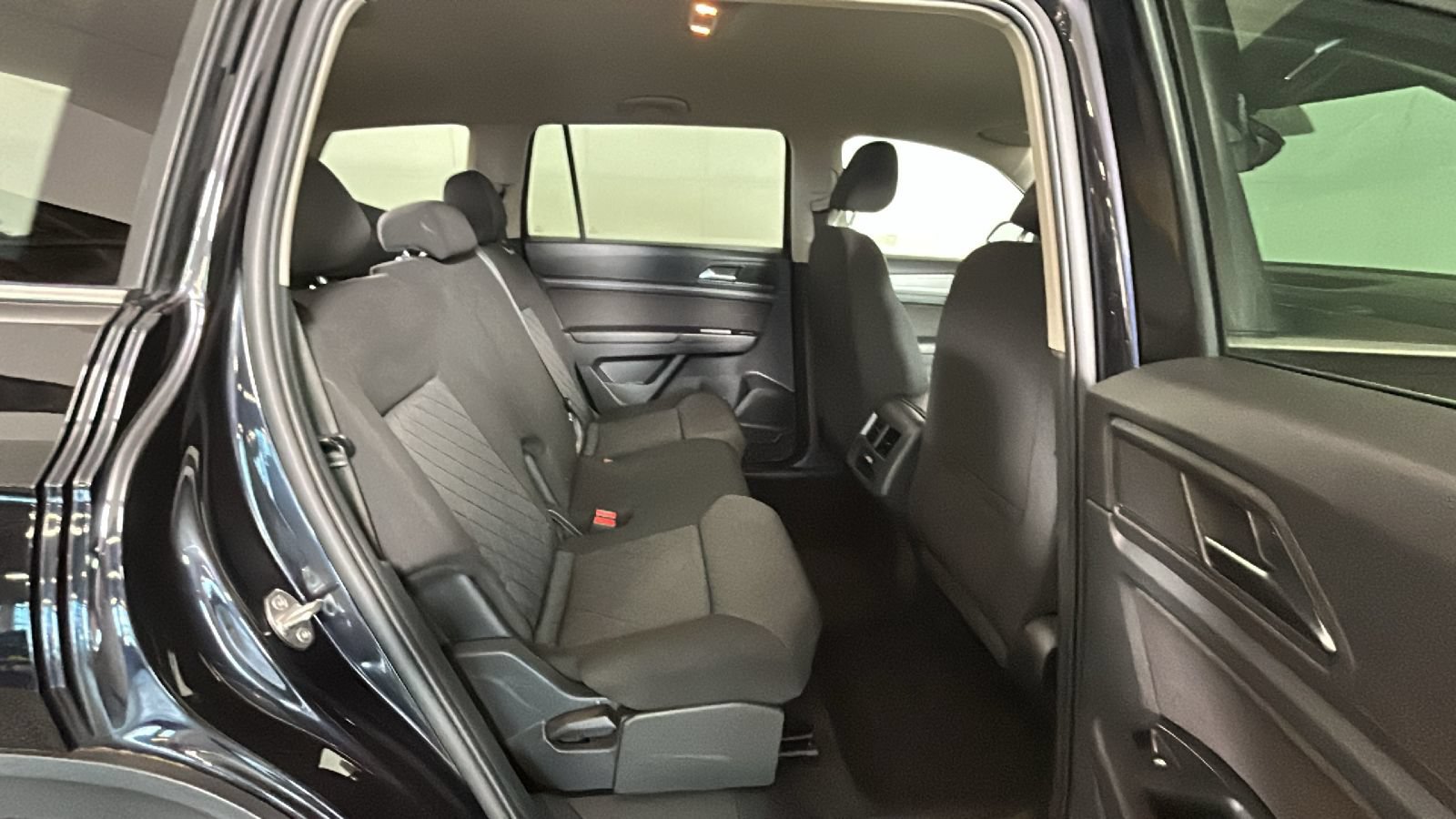 Used 2020 Volkswagen Atlas S w/ Towing Package AWD/4WD image 34