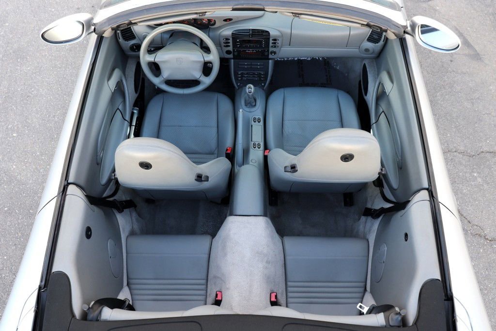 Used 2000 Porsche 911 Cabriolet image 3