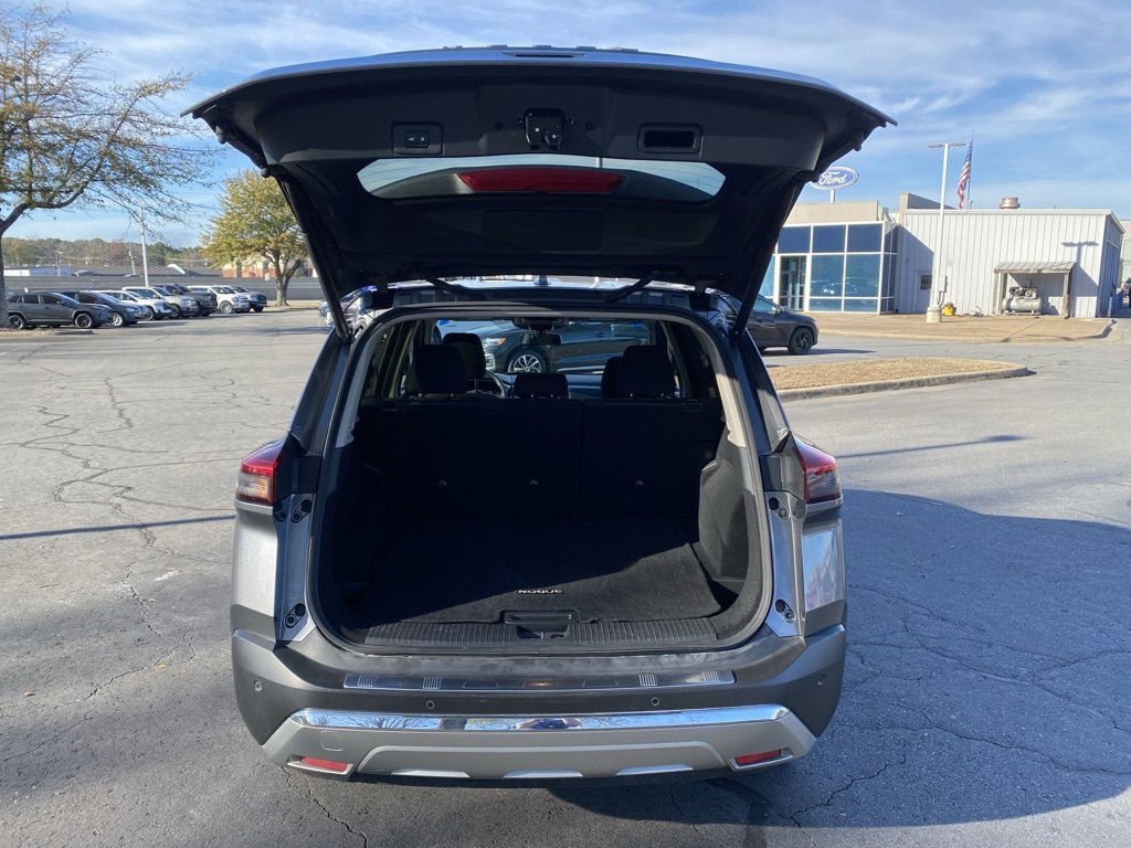 Used 2024 Nissan Rogue SV image 9