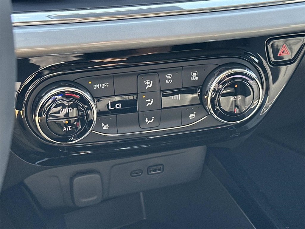 New 2025 Chevrolet Trax LT w/ LT Convenience Package image 22