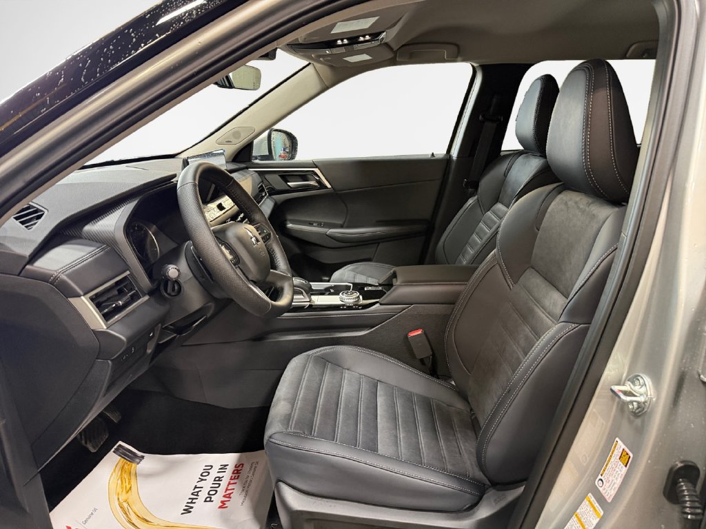 New 2026 Mitsubishi Outlander SE AWD/4WD image 12