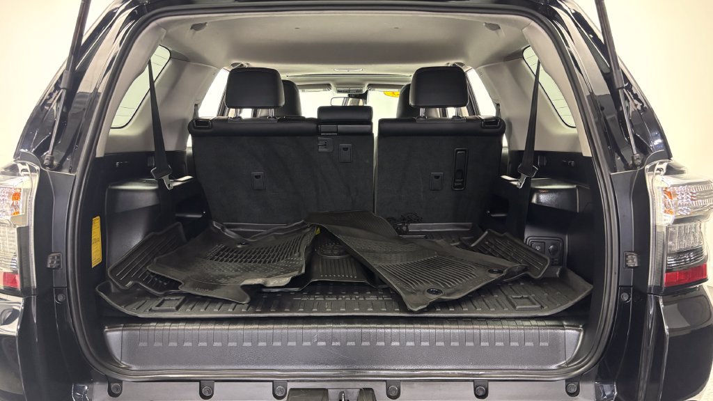 Used 2023 Toyota 4Runner SR5 Premium w/ Moonroof Package AWD/4WD image 38