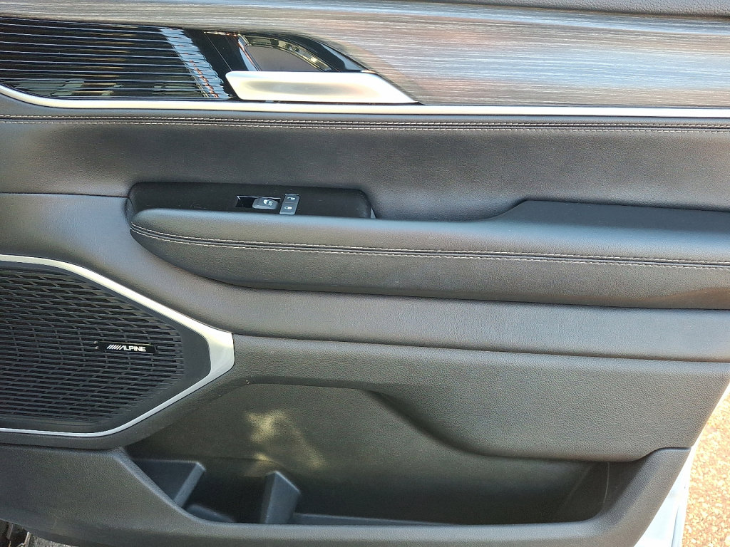 Used 2024 Jeep Wagoneer Series III image 10