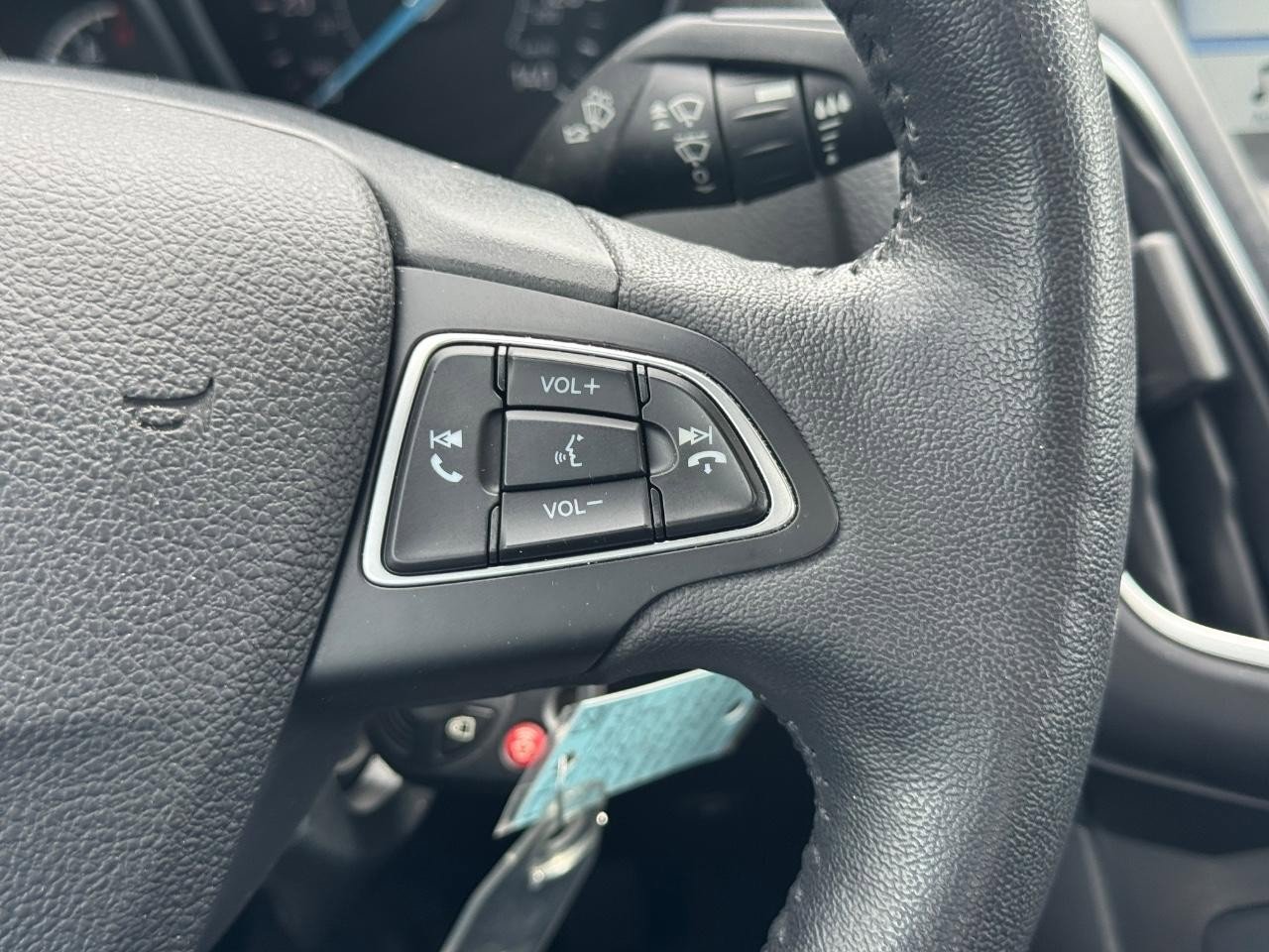 Used 2018 Ford Focus SEL w/ Cold Weather Package FWD image 24