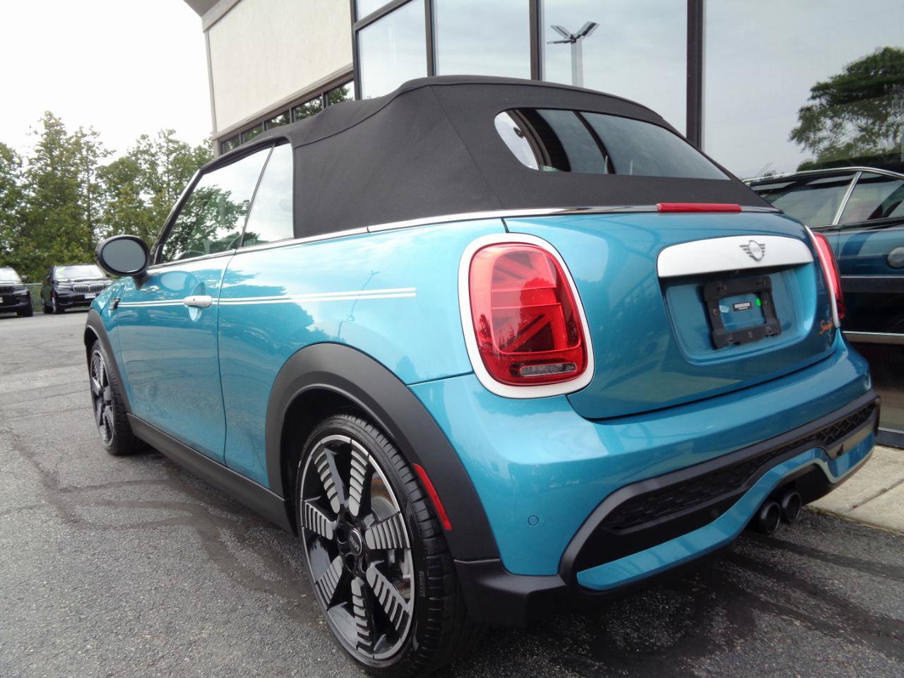Used 2024 MINI Cooper S w/ Seaside Edition FWD image 12