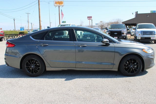 Used 2019 Ford Fusion SE image 4