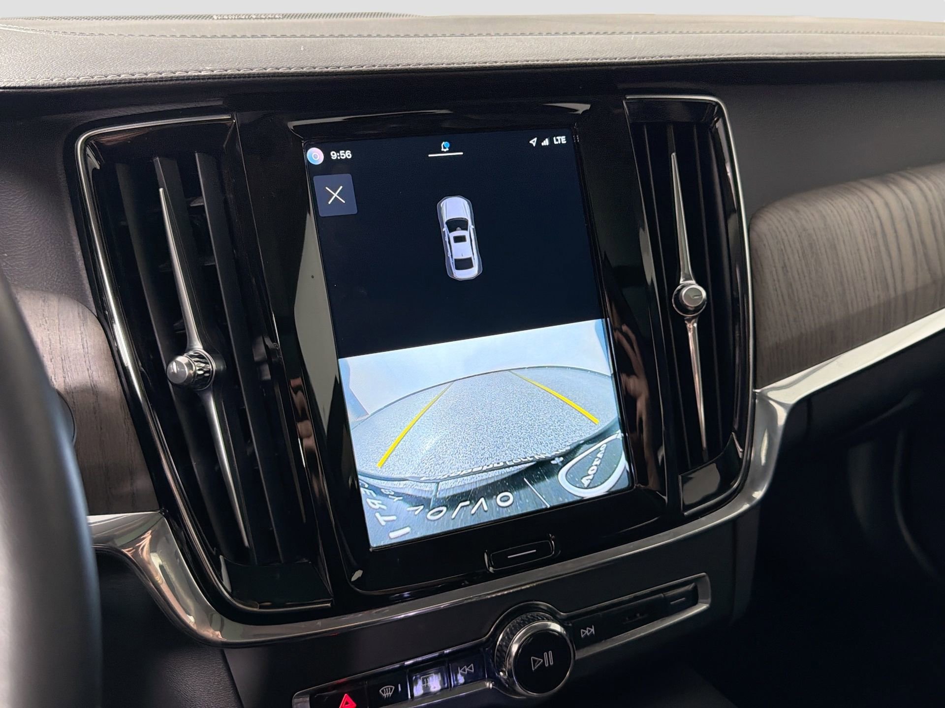 Used 2023 Volvo S90 B6 Ultimate w/ Protection Package Premier image 14