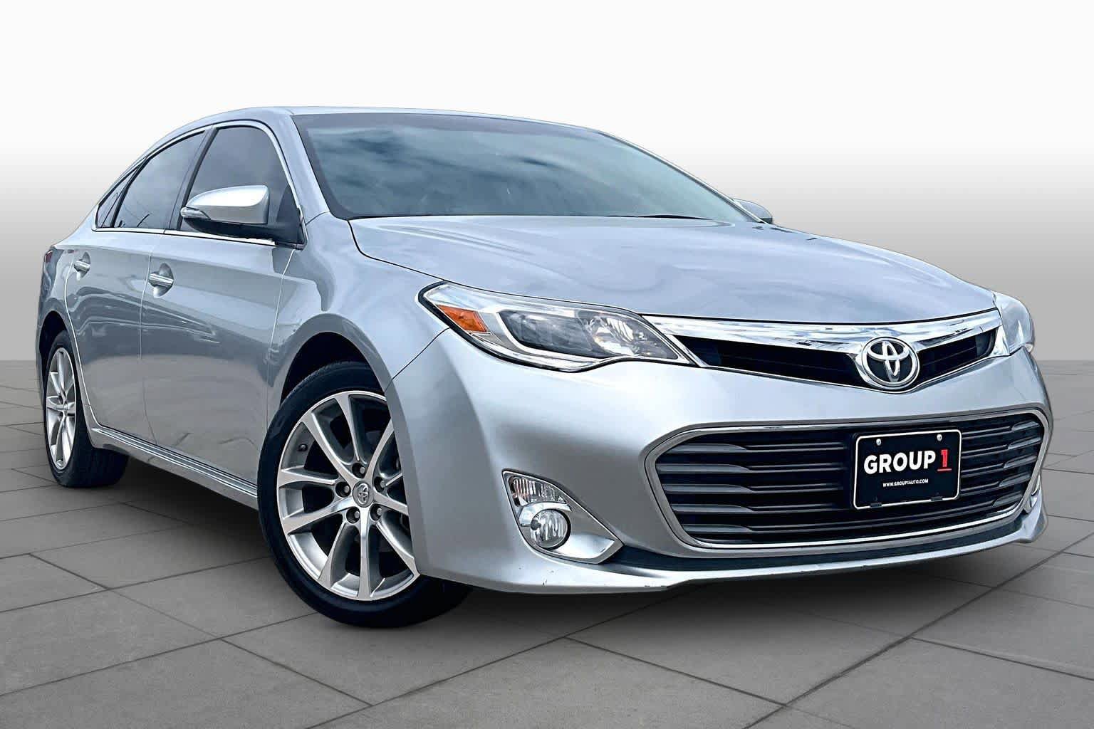 Used 2015 Toyota Avalon XLE Touring image 3