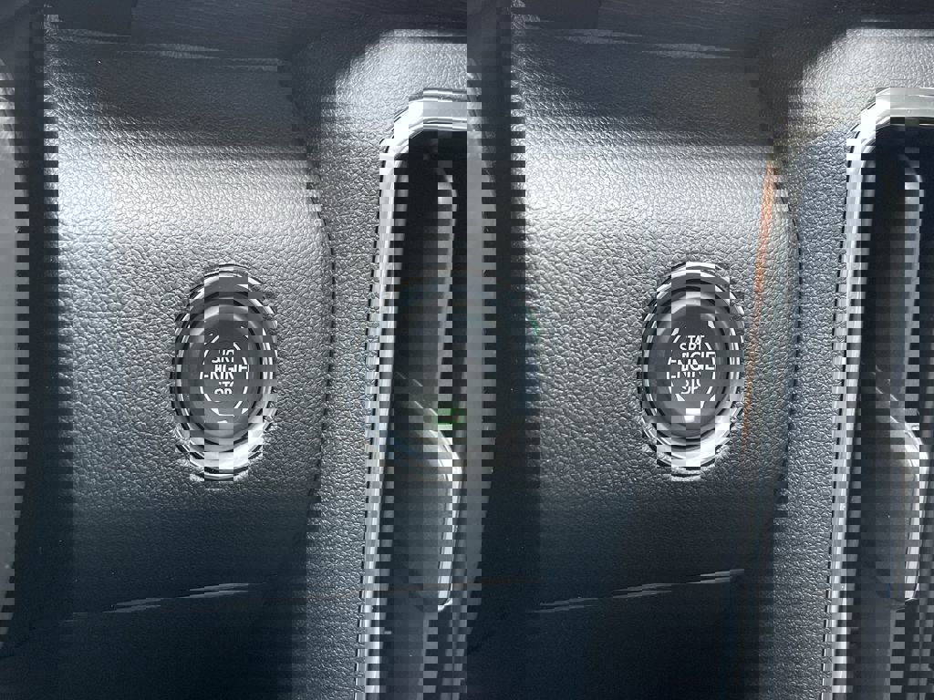 New 2026 GMC Acadia Denali w/ Super Cruise Package image 17