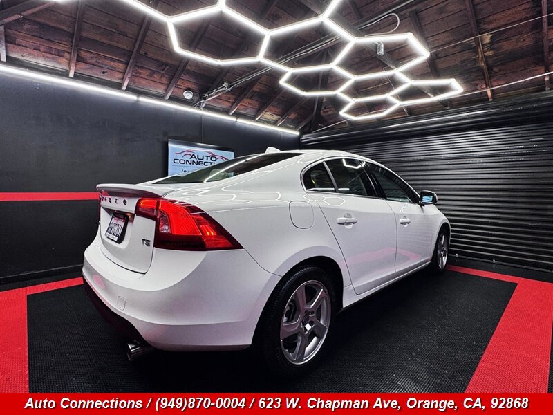 Used 2012 Volvo S60 T5 w/ Climate Pkg FWD image 3