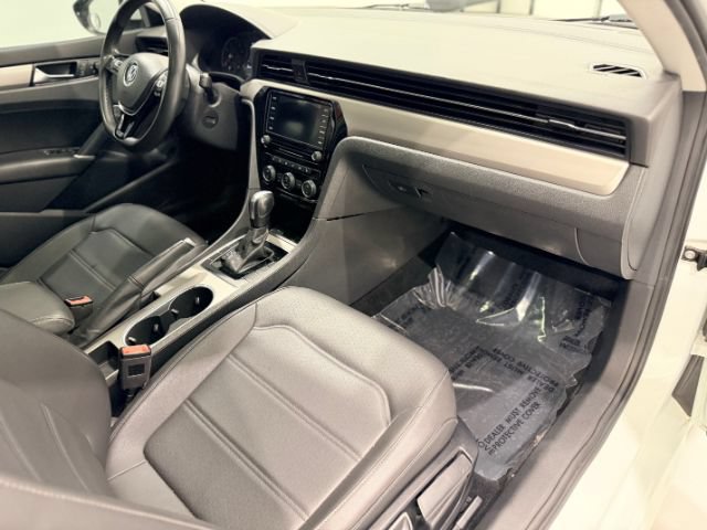 Used 2021 Volkswagen Passat 2.0T SE FWD image 29