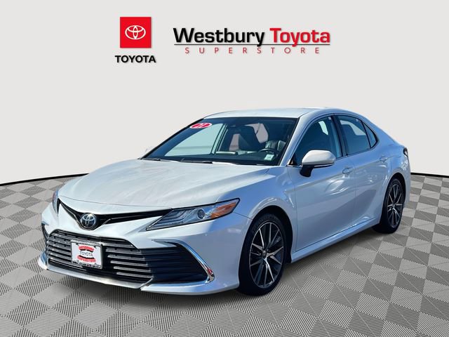 Used 2021 Toyota Camry XLE image 5
