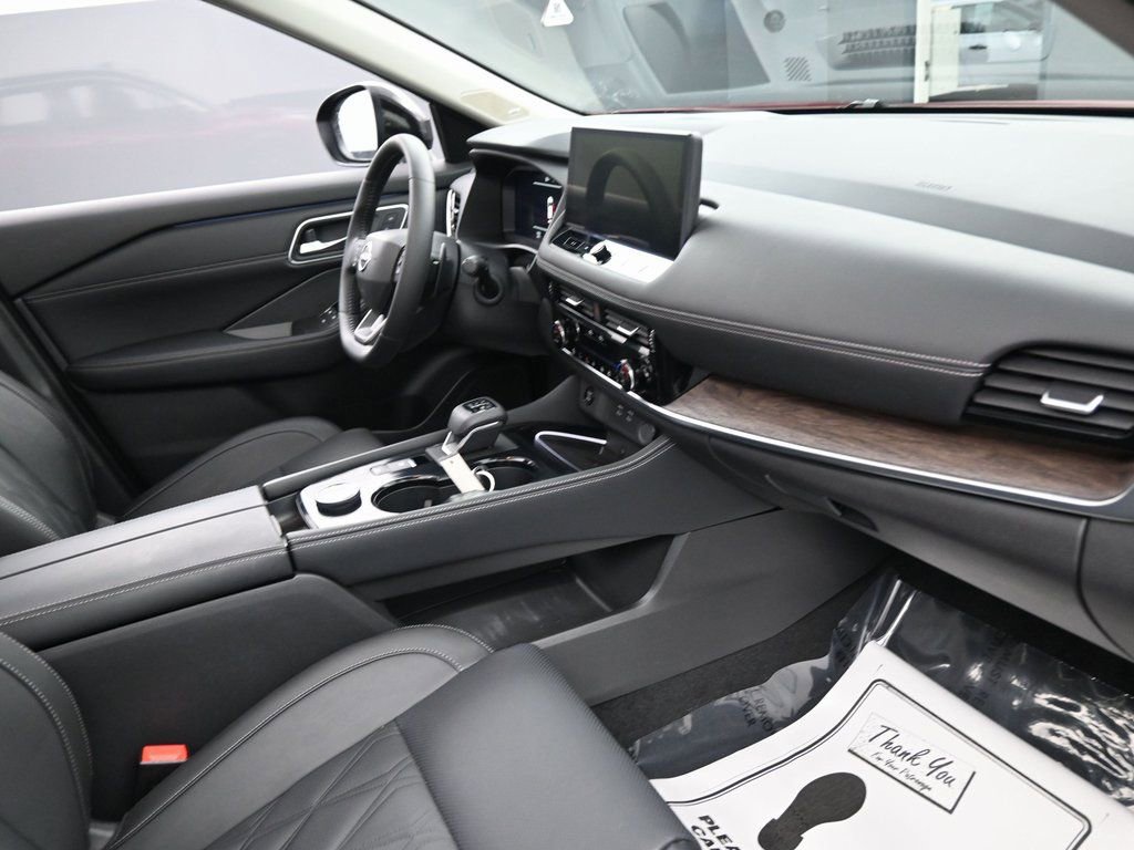 Used 2025 Nissan Rogue Platinum w/ Platinum Premium Package image 37