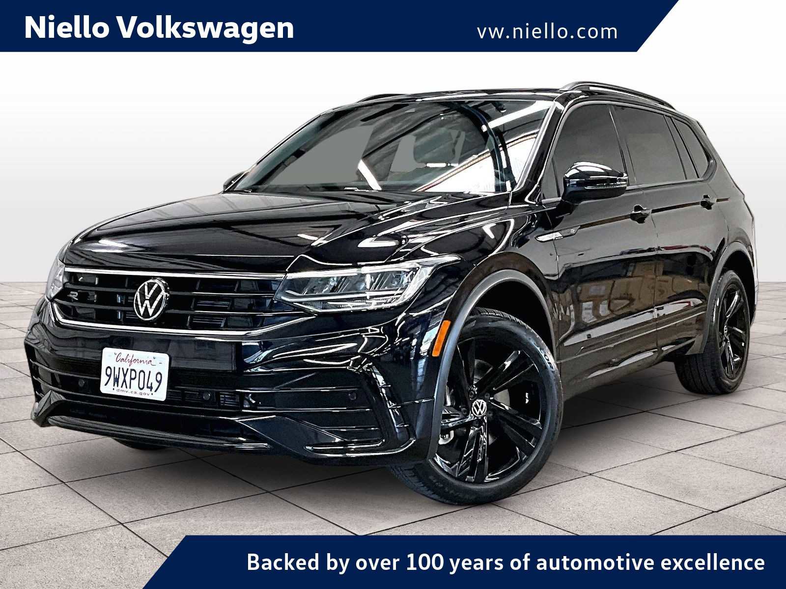 Used 2023 Volkswagen Tiguan SE R-Line FWD image 1