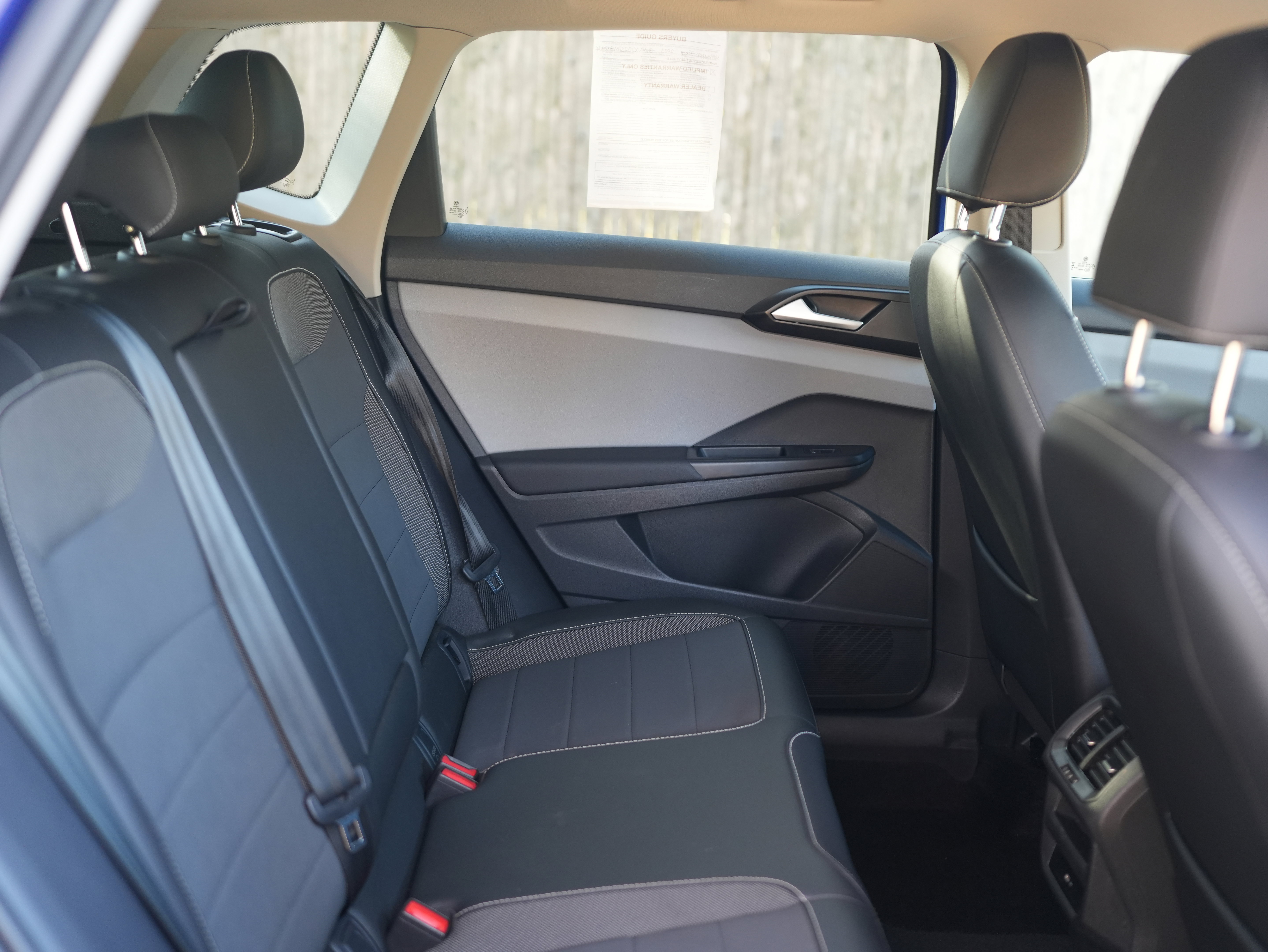 Used 2023 Volkswagen Taos SE w/ Panoramic Sunroof Package image 24