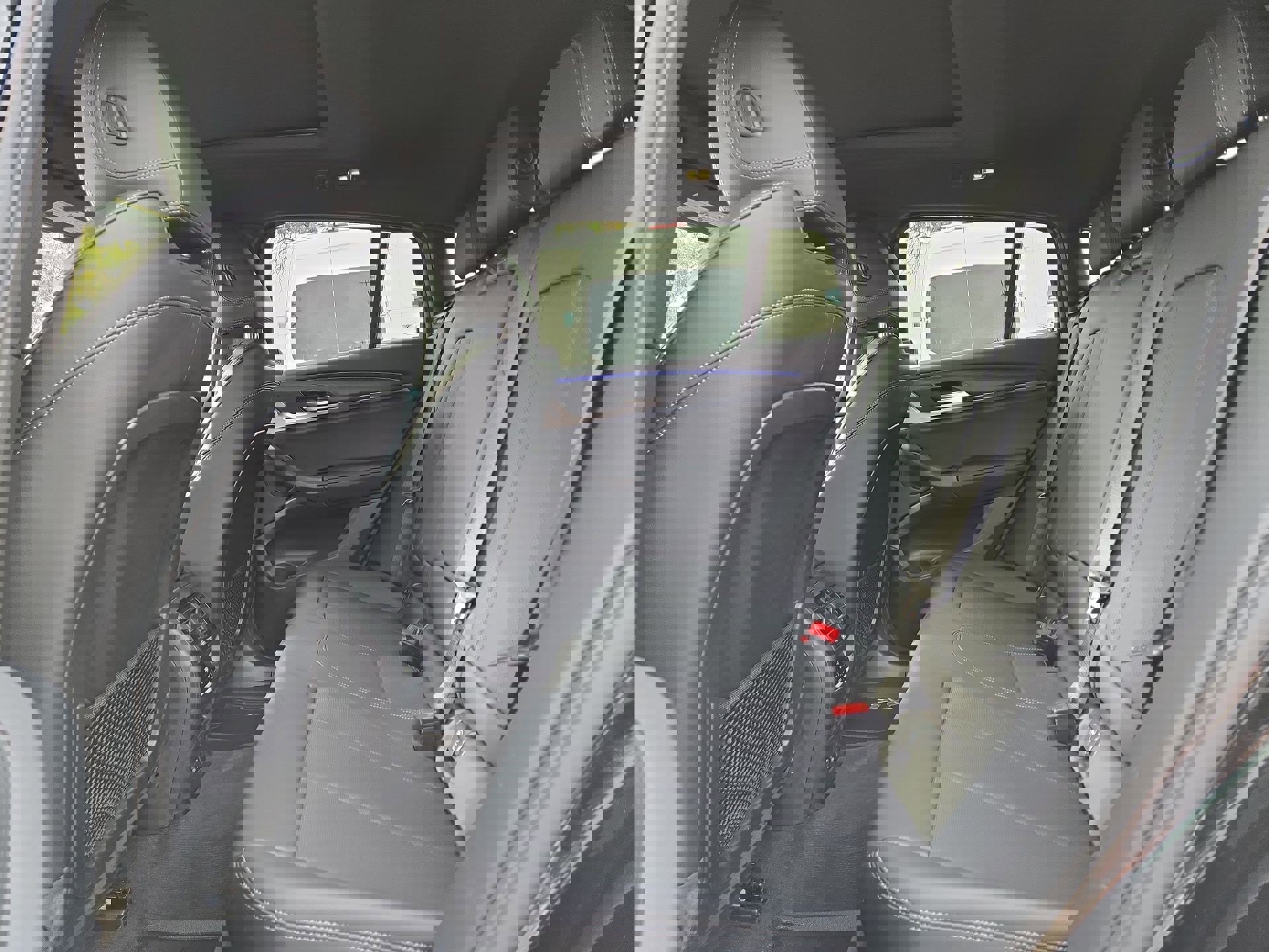 Certified 2025 BMW X4 xDrive30i image 13