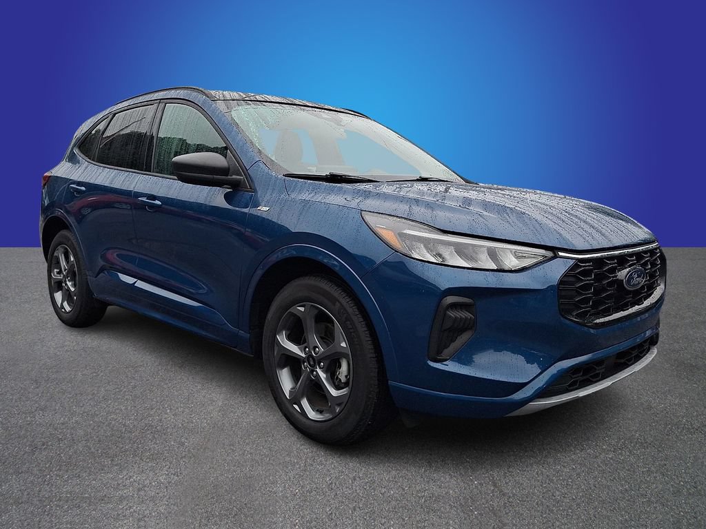 Used 2023 Ford Escape ST-Line w/ Tech Pack #1 AWD/4WD image 3