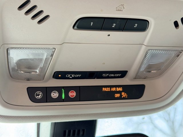 Used 2020 Chevrolet Traverse LT image 19