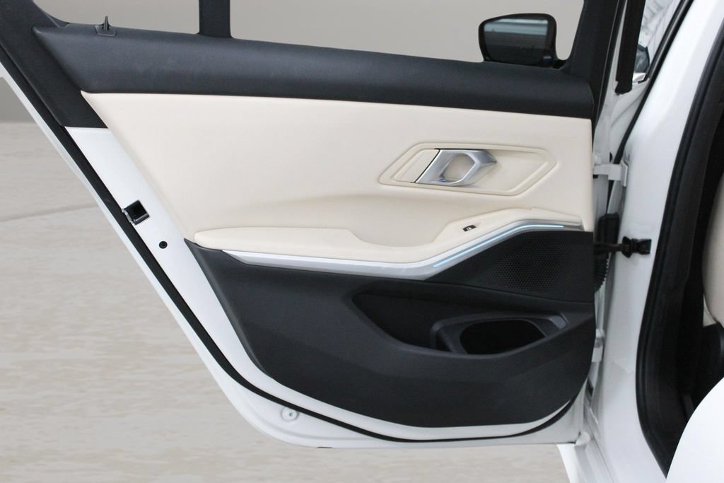 Used 2024 BMW 330i Sedan w/ Convenience Package RWD image 24