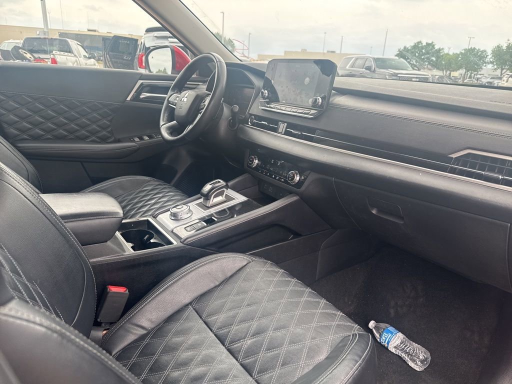Used 2024 Mitsubishi Outlander SEL image 11