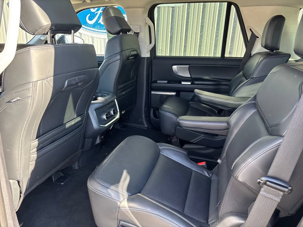 Certified 2025 Ford Expedition Platinum AWD/4WD image 17