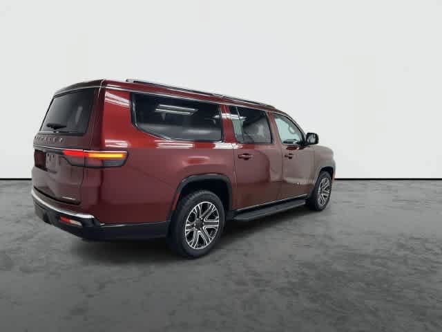 Used 2024 Jeep Wagoneer L Series II w/ Flexible Seating Group RWD image 4