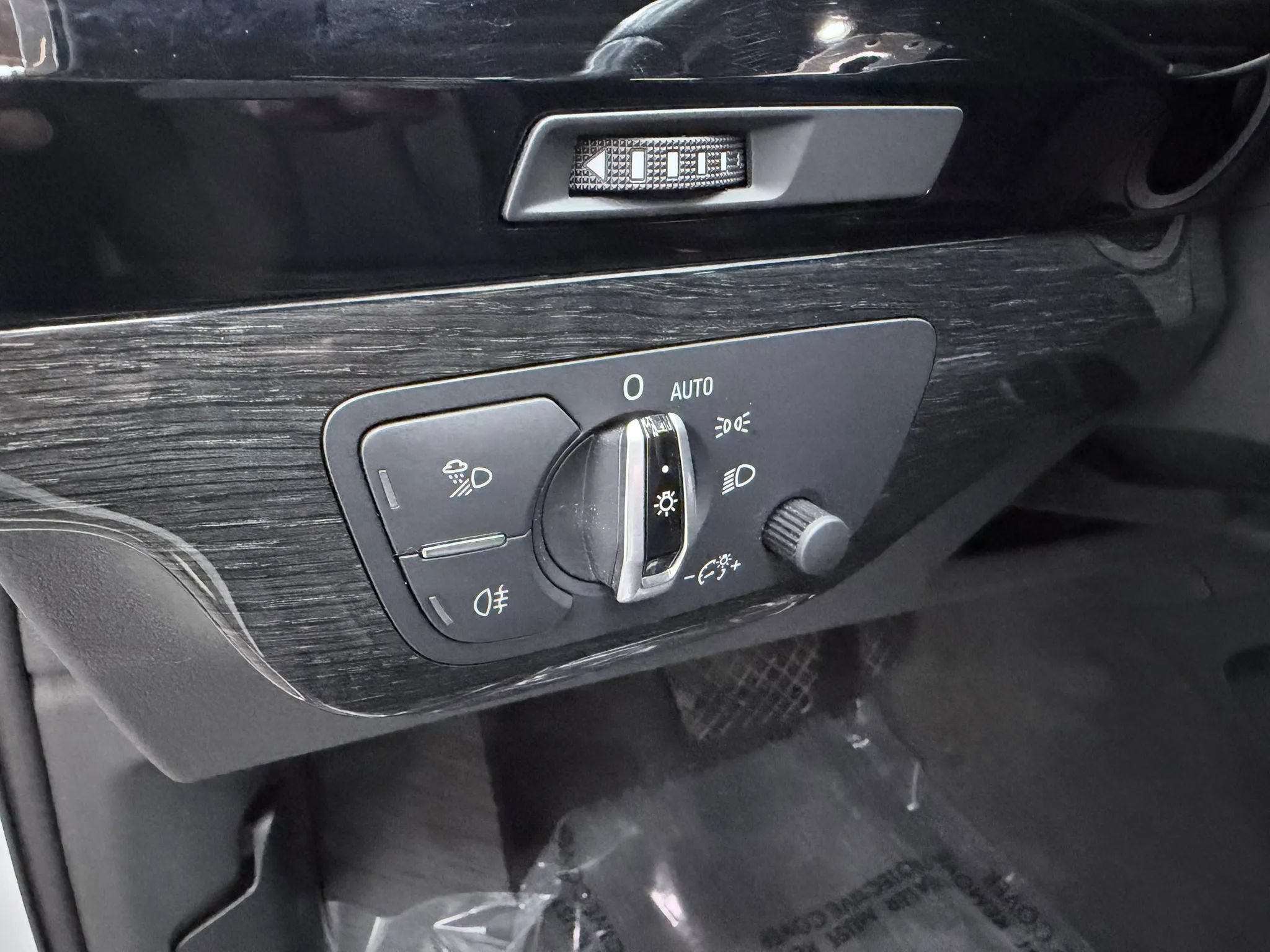 Used 2017 Audi Q7 3.0T Premium AWD/4WD image 14