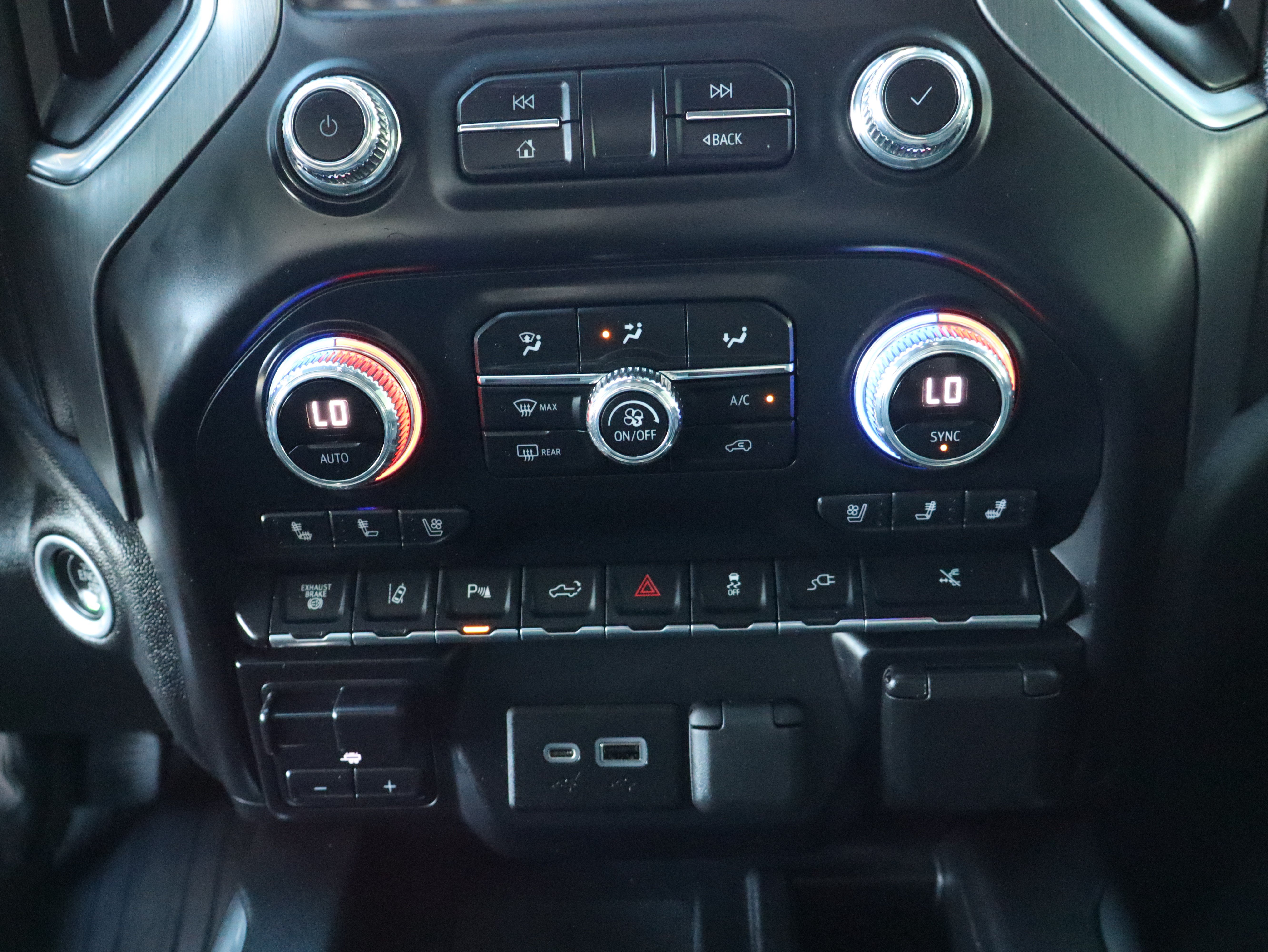 Used 2022 GMC Sierra 3500 Denali AWD/4WD image 92