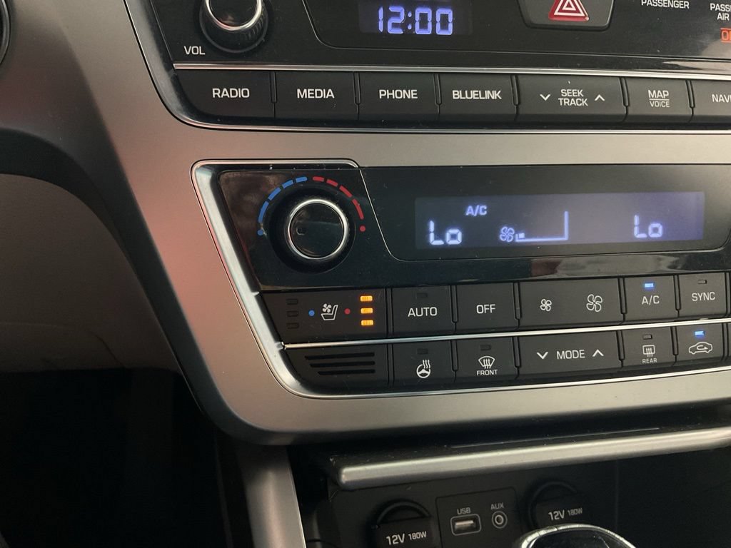 Used 2016 Hyundai Sonata Limited w/ Option Group 05 FWD image 4