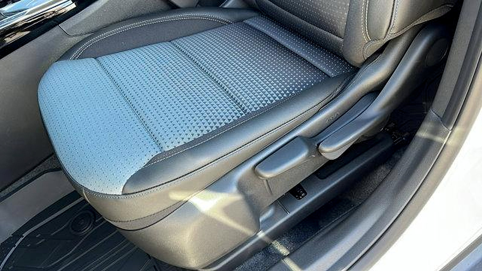 New 2026 Chevrolet Trax LT w/ LT Convenience Package image 17