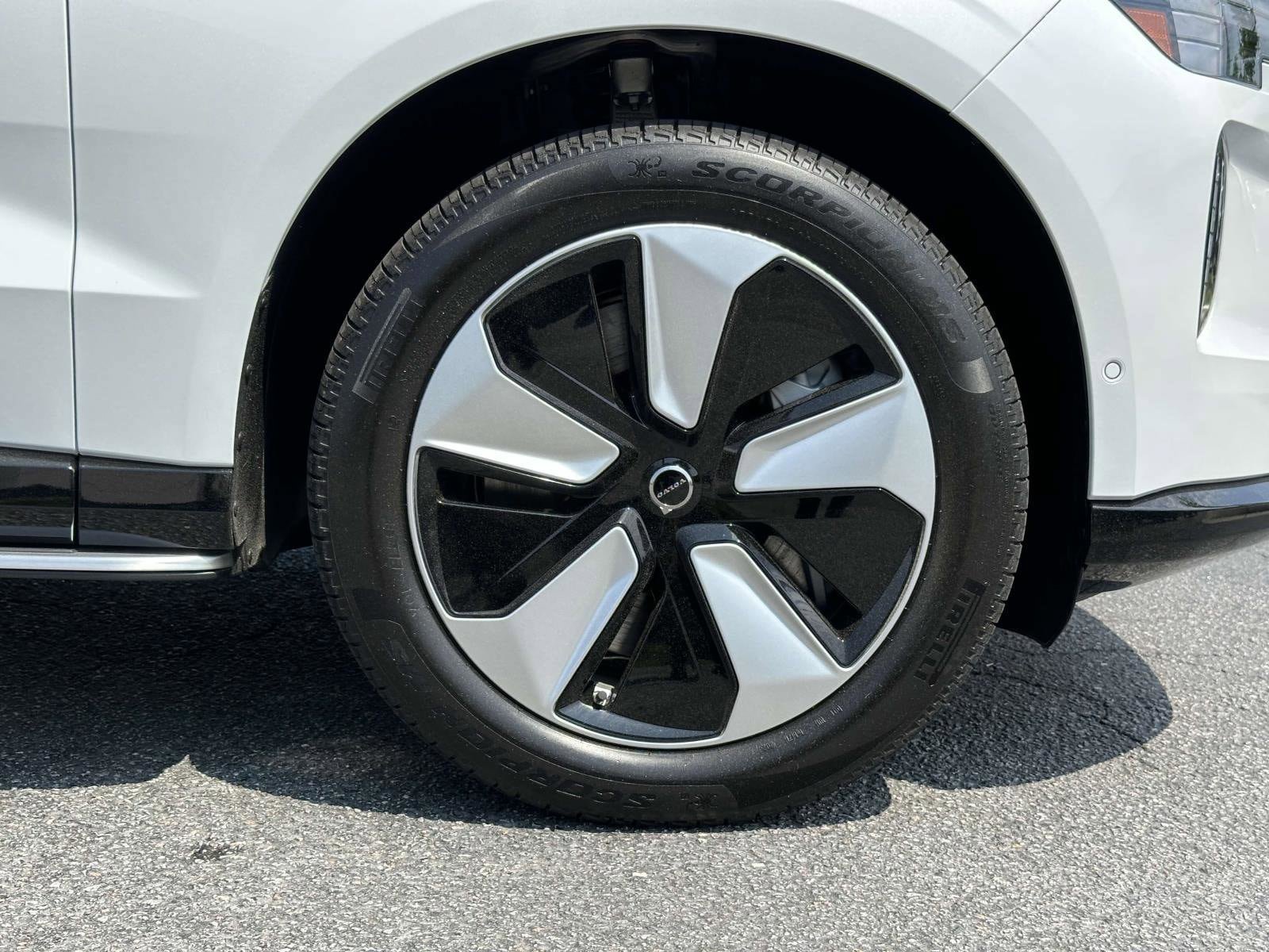 New 2025 Volvo EX90 Plus AWD/4WD image 24