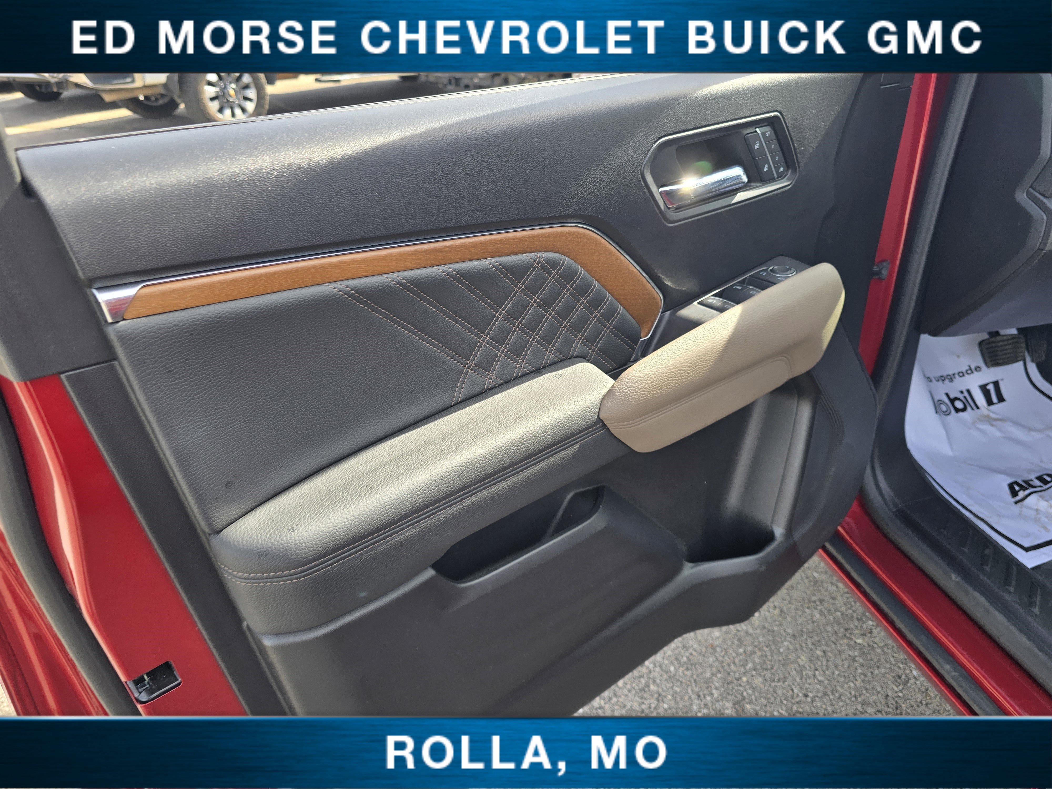 Used 2023 GMC Canyon Denali image 16