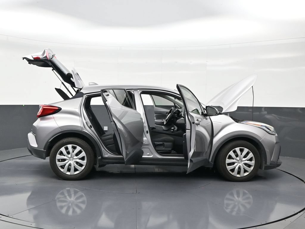 Used 2020 Toyota C-HR LE FWD image 29