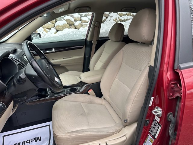 Used 2015 Kia Sorento LX image 16