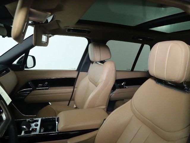 Used 2023 Land Rover Range Rover SE image 18