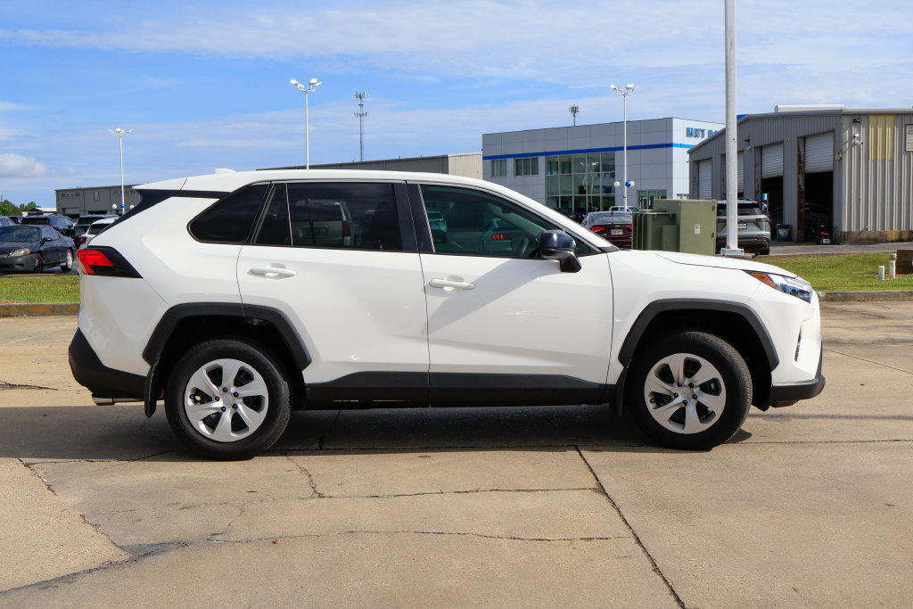 Used 2025 Toyota RAV4 LE FWD image 23