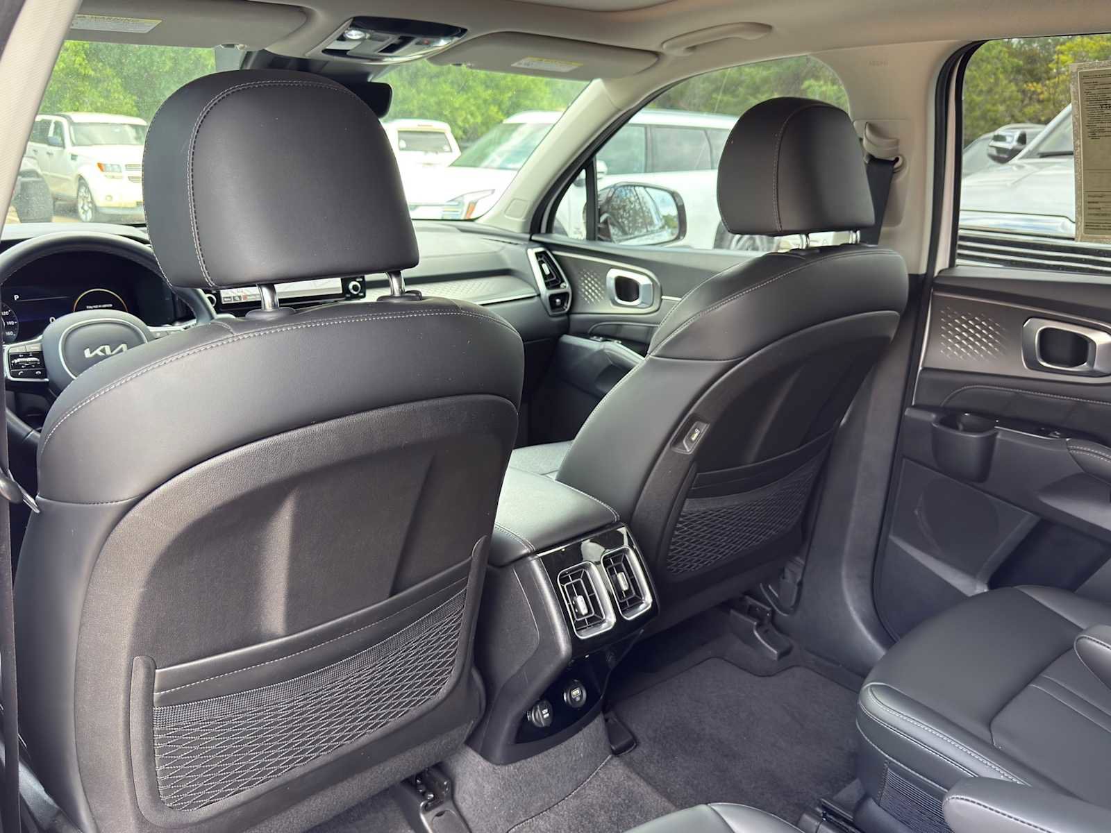 Certified 2023 Kia Sorento SX image 24