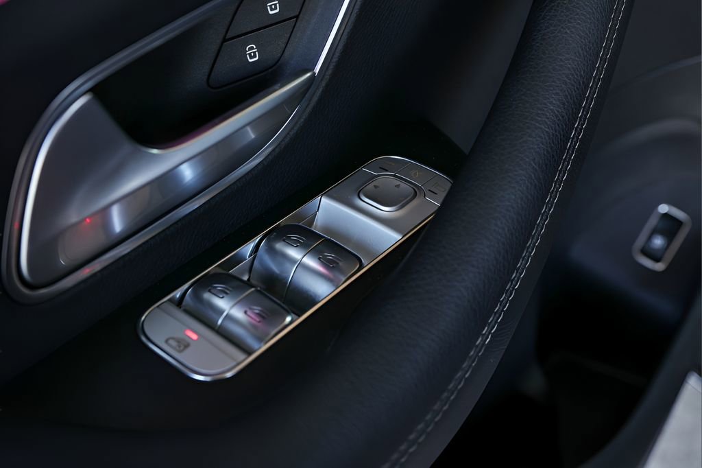 Used 2025 Mercedes-Benz GLS 450 4MATIC image 37