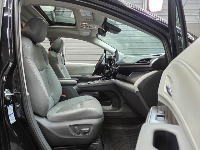 Used 2021 Toyota Sienna Limited AWD/4WD image 14