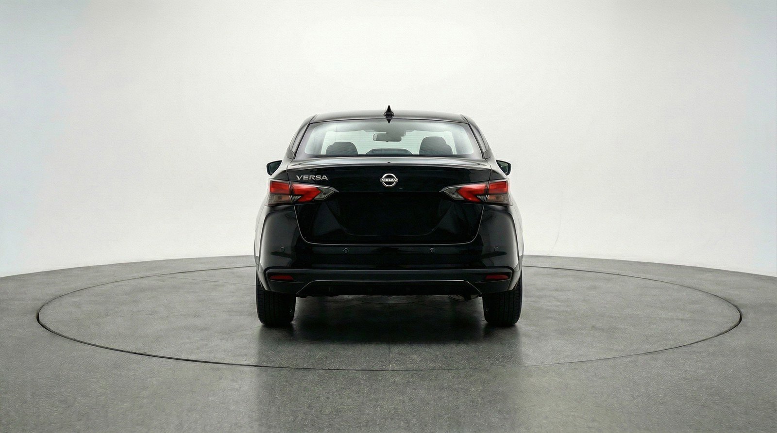 Used 2025 Nissan Versa SV image 7