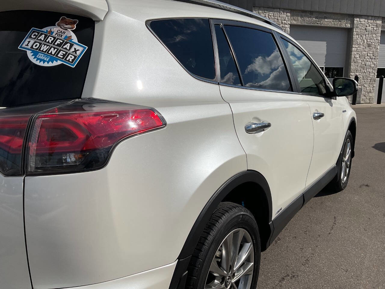 Used 2017 Toyota RAV4 Limited AWD/4WD image 8