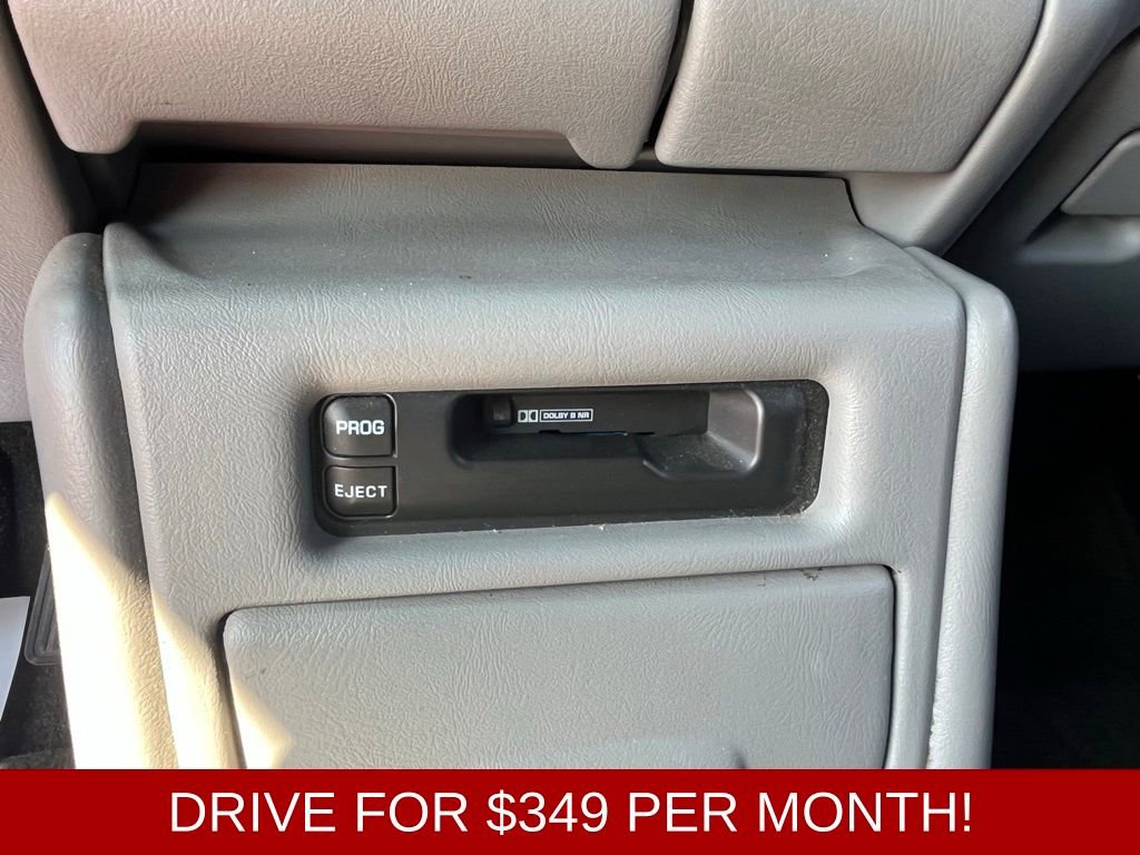 Used 2001 GMC Yukon SLE image 36