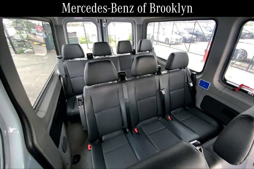 Used 2016 Mercedes-Benz Sprinter 2500 image 18